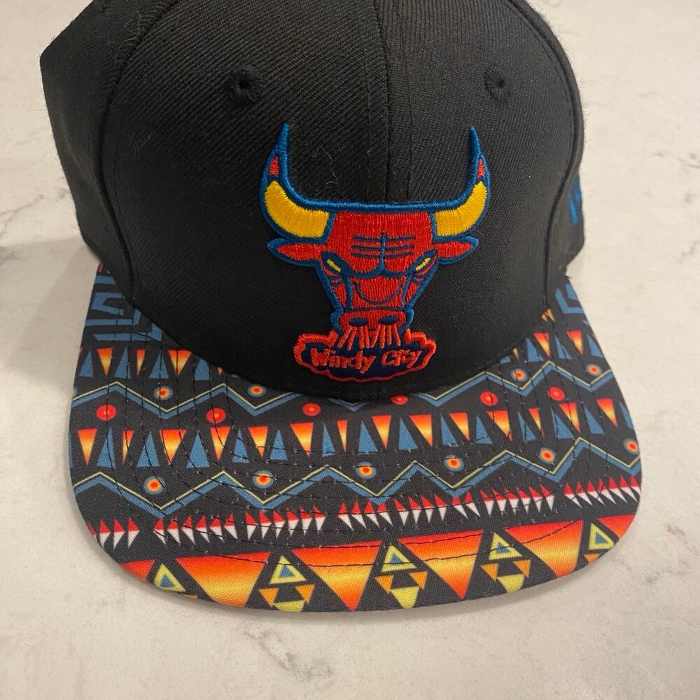 Chicago Bulls Tribal Ballcap 9FIFTY Black Buckle Strapback Original Fit